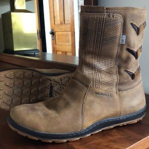 Merrell boots, leather, like new, size 7.5